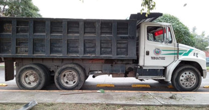 TORTON FREIGHTLINER (15m3)
